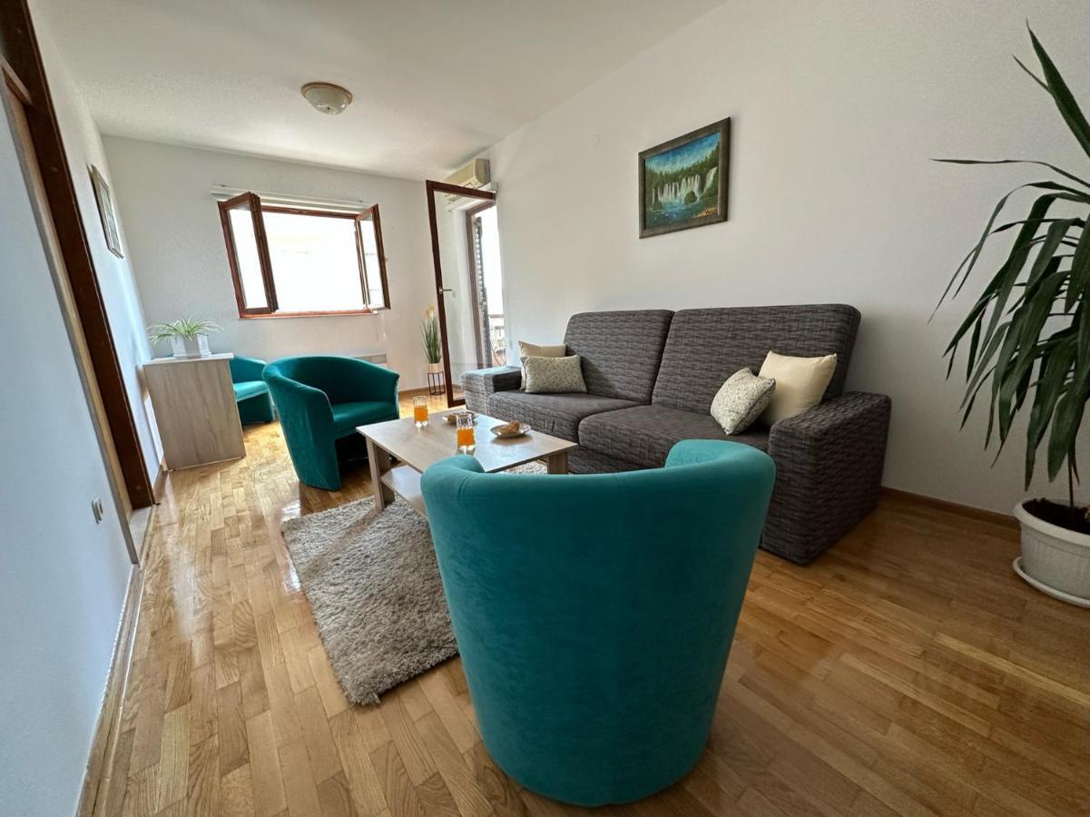 Family Apartment Makarska Esterno foto