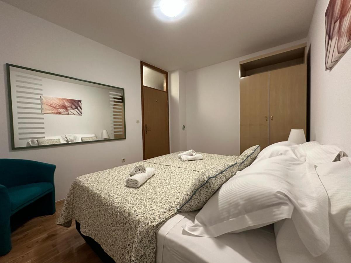 Family Apartment Makarska Esterno foto
